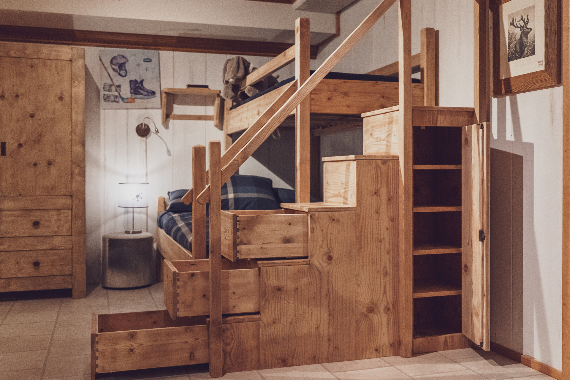 Trisconi Meubles - Lit enfant avec escalier